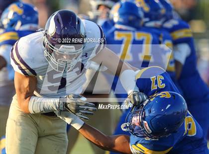 Thumbnail 2 in Valencia vs Bishop Amat photogallery.