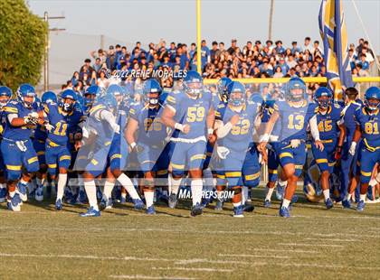 Thumbnail 3 in Valencia vs Bishop Amat photogallery.