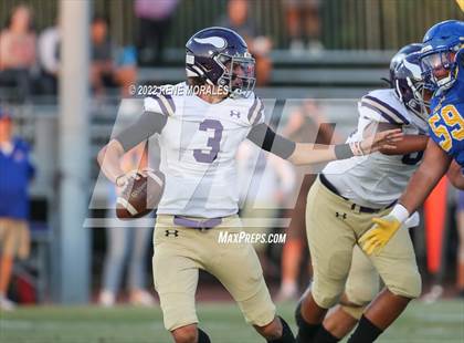 Thumbnail 2 in Valencia vs Bishop Amat photogallery.
