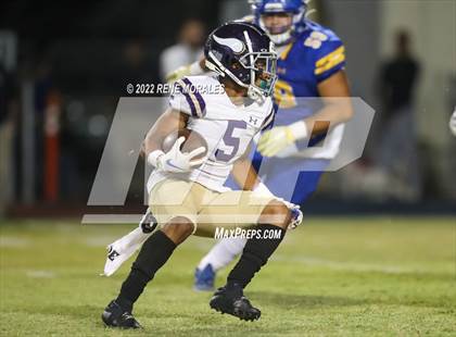 Thumbnail 1 in Valencia vs Bishop Amat photogallery.