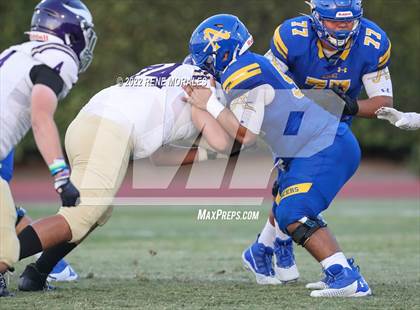 Thumbnail 2 in Valencia vs Bishop Amat photogallery.