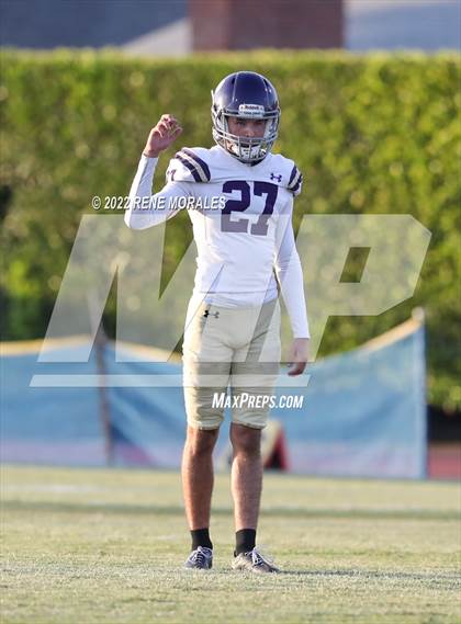 Thumbnail 3 in Valencia vs Bishop Amat photogallery.