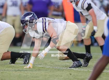 Thumbnail 1 in Valencia vs Bishop Amat photogallery.