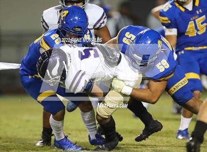 Thumbnail 3 in Valencia vs Bishop Amat photogallery.