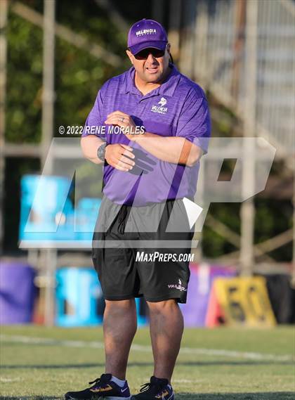 Thumbnail 1 in Valencia vs Bishop Amat photogallery.