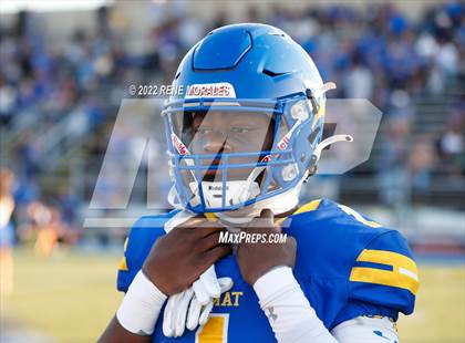 Thumbnail 2 in Valencia vs Bishop Amat photogallery.