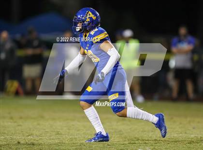 Thumbnail 3 in Valencia vs Bishop Amat photogallery.