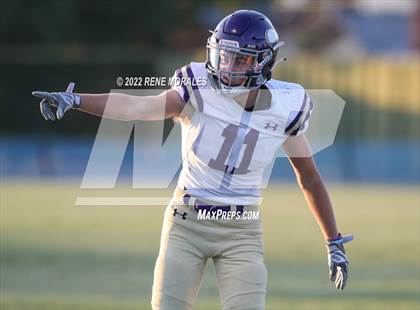 Thumbnail 2 in Valencia vs Bishop Amat photogallery.
