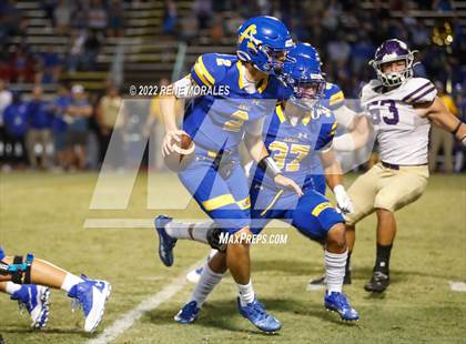 Thumbnail 3 in Valencia vs Bishop Amat photogallery.