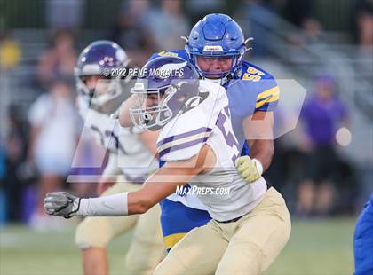 Thumbnail 3 in Valencia vs Bishop Amat photogallery.