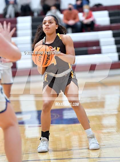 Thumbnail 1 in Wildwood Catholic vs Delran (South Jersey Invitational) photogallery.