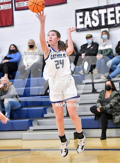 Thumbnail 2 in Wildwood Catholic vs Delran (South Jersey Invitational) photogallery.