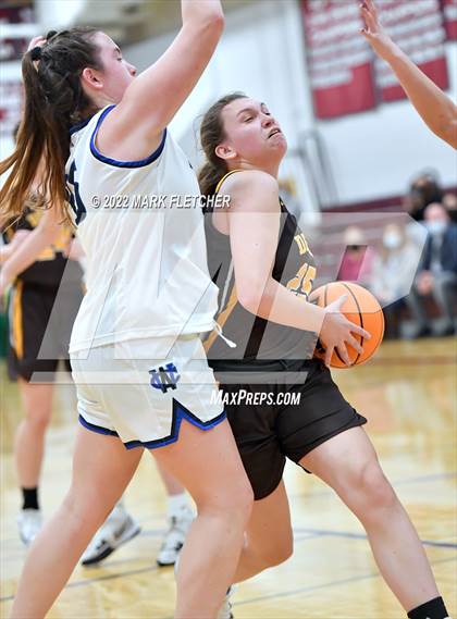 Thumbnail 1 in Wildwood Catholic vs Delran (South Jersey Invitational) photogallery.