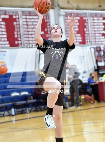 Thumbnail 3 in Wildwood Catholic vs Delran (South Jersey Invitational) photogallery.