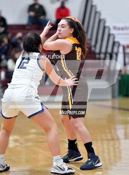 Thumbnail 3 in Wildwood Catholic vs Delran (South Jersey Invitational) photogallery.