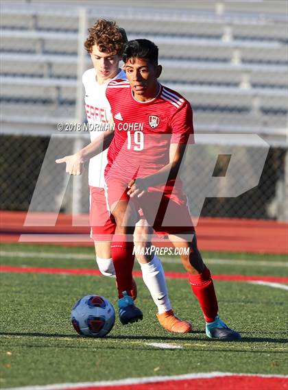 Thumbnail 3 in Deerfield @ Mundelein (IHSA Regional Quarterfinal) photogallery.
