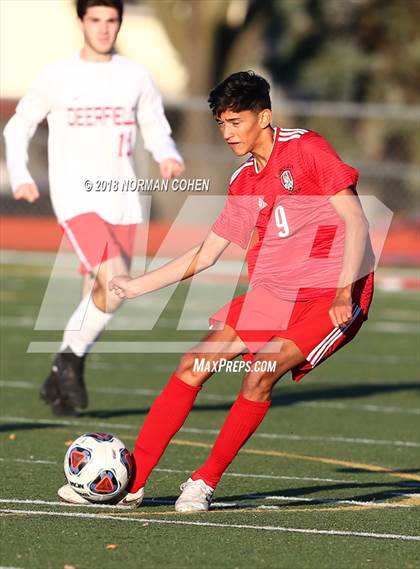 Thumbnail 3 in Deerfield @ Mundelein (IHSA Regional Quarterfinal) photogallery.