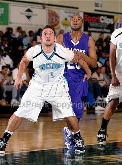 Thumbnail 2 in Sacramento vs. Sheldon (Hoops Classic 2009) photogallery.