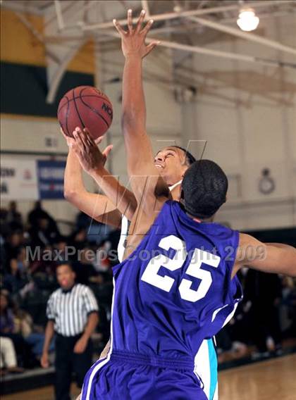 Thumbnail 3 in Sacramento vs. Sheldon (Hoops Classic 2009) photogallery.
