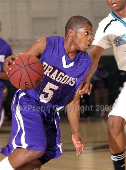 Thumbnail 2 in Sacramento vs. Sheldon (Hoops Classic 2009) photogallery.