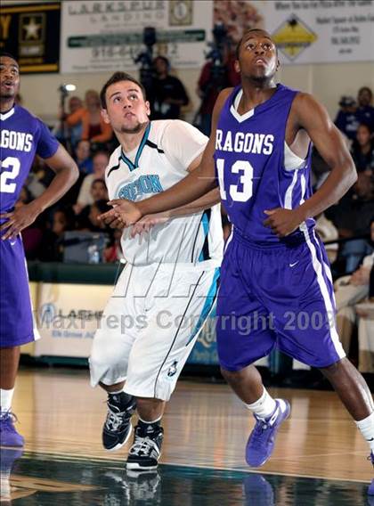 Thumbnail 2 in Sacramento vs. Sheldon (Hoops Classic 2009) photogallery.