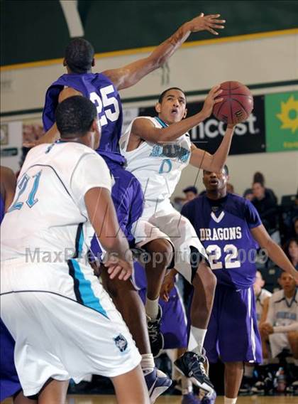 Thumbnail 1 in Sacramento vs. Sheldon (Hoops Classic 2009) photogallery.