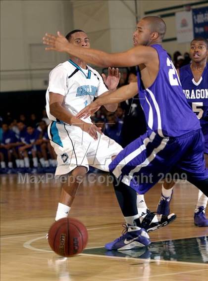 Thumbnail 2 in Sacramento vs. Sheldon (Hoops Classic 2009) photogallery.