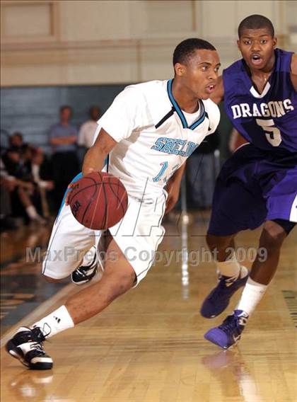 Thumbnail 3 in Sacramento vs. Sheldon (Hoops Classic 2009) photogallery.