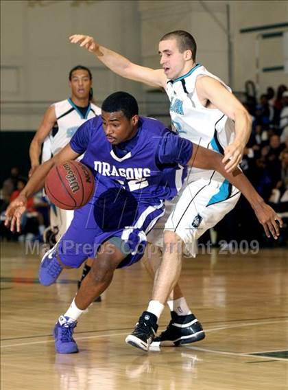 Thumbnail 1 in Sacramento vs. Sheldon (Hoops Classic 2009) photogallery.
