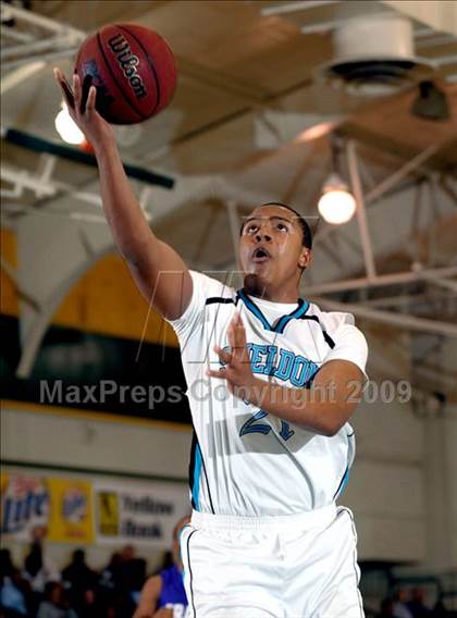 Thumbnail 3 in Sacramento vs. Sheldon (Hoops Classic 2009) photogallery.