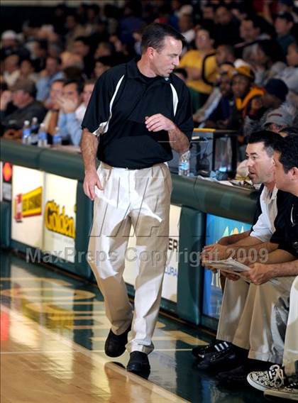 Thumbnail 2 in Sacramento vs. Sheldon (Hoops Classic 2009) photogallery.