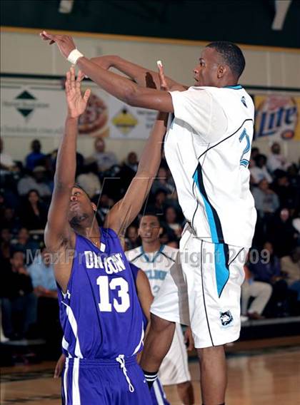 Thumbnail 3 in Sacramento vs. Sheldon (Hoops Classic 2009) photogallery.