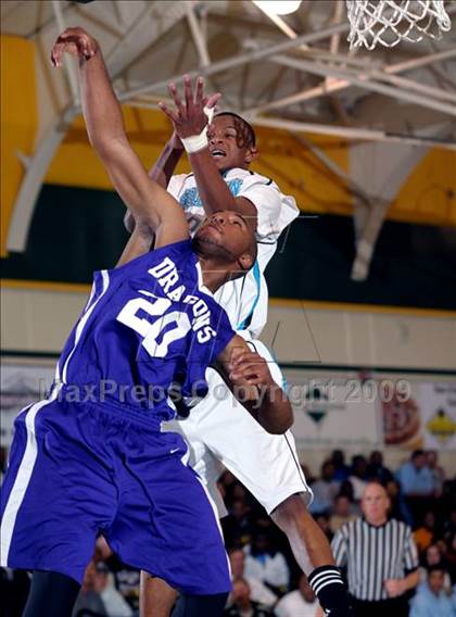 Thumbnail 3 in Sacramento vs. Sheldon (Hoops Classic 2009) photogallery.