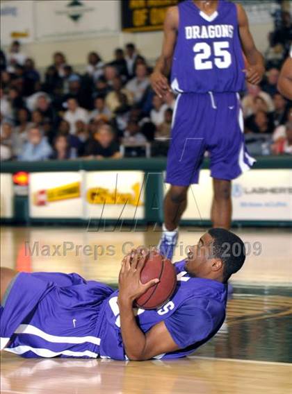 Thumbnail 2 in Sacramento vs. Sheldon (Hoops Classic 2009) photogallery.