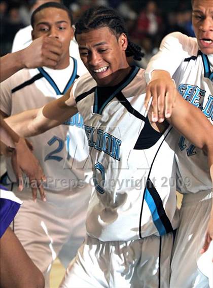 Thumbnail 1 in Sacramento vs. Sheldon (Hoops Classic 2009) photogallery.