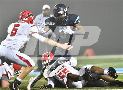 Thumbnail 1 in Glenwood @ Hillcrest (IHSA 5A 2nd Round Playoff) photogallery.