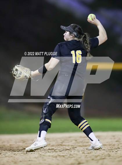 Thumbnail 3 in Bakersfield Christian @ Garces Memorial photogallery.