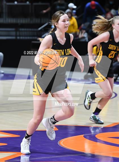 Thumbnail 3 in Show Low vs. Bourgade Catholic (AIA 3A Quarterfinal) photogallery.