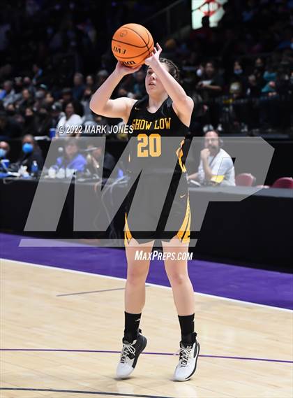 Thumbnail 3 in Show Low vs. Bourgade Catholic (AIA 3A Quarterfinal) photogallery.