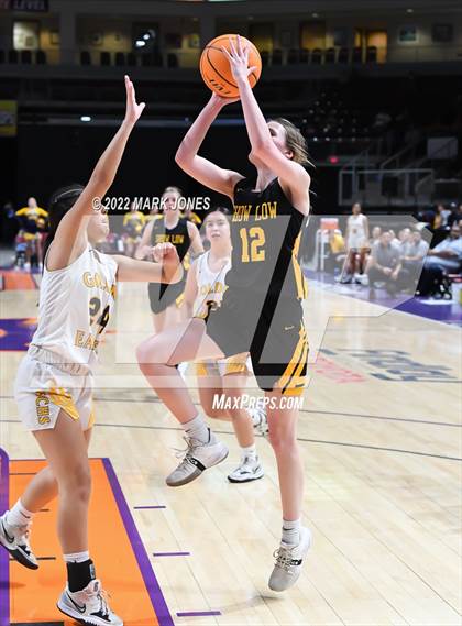 Thumbnail 2 in Show Low vs. Bourgade Catholic (AIA 3A Quarterfinal) photogallery.