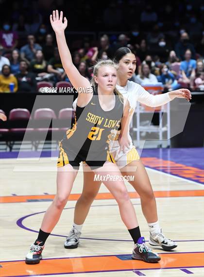 Thumbnail 3 in Show Low vs. Bourgade Catholic (AIA 3A Quarterfinal) photogallery.