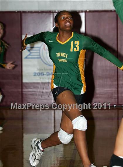Thumbnail 2 in Tracy vs Hoover (Vikings Classic Tournament) photogallery.