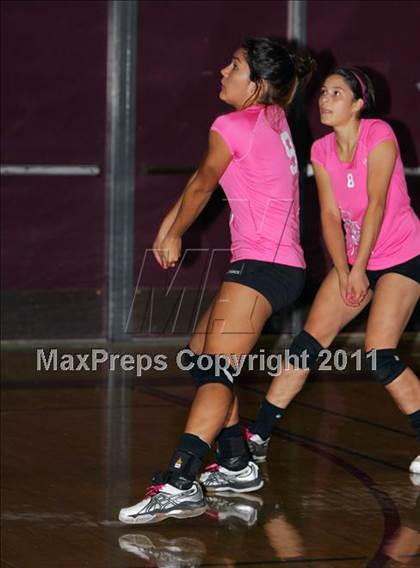 Thumbnail 2 in Tracy vs Hoover (Vikings Classic Tournament) photogallery.