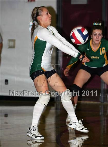 Thumbnail 3 in Tracy vs Hoover (Vikings Classic Tournament) photogallery.