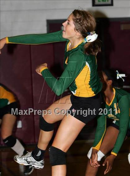 Thumbnail 3 in Tracy vs Hoover (Vikings Classic Tournament) photogallery.