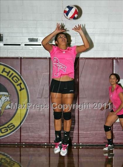 Thumbnail 3 in Tracy vs Hoover (Vikings Classic Tournament) photogallery.