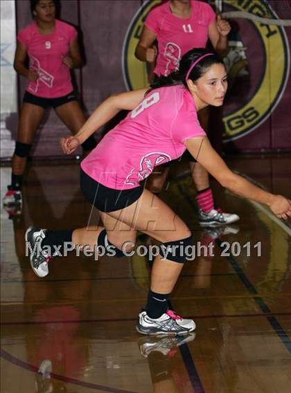 Thumbnail 2 in Tracy vs Hoover (Vikings Classic Tournament) photogallery.