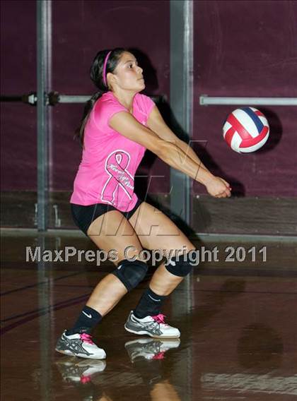 Thumbnail 3 in Tracy vs Hoover (Vikings Classic Tournament) photogallery.