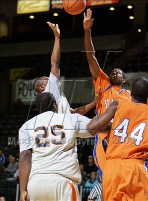 Thumbnail 2 in St. Raymond Boys vs Linden (Prime Time Shootout) photogallery.