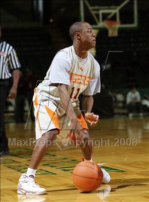 Thumbnail 2 in St. Raymond Boys vs Linden (Prime Time Shootout) photogallery.